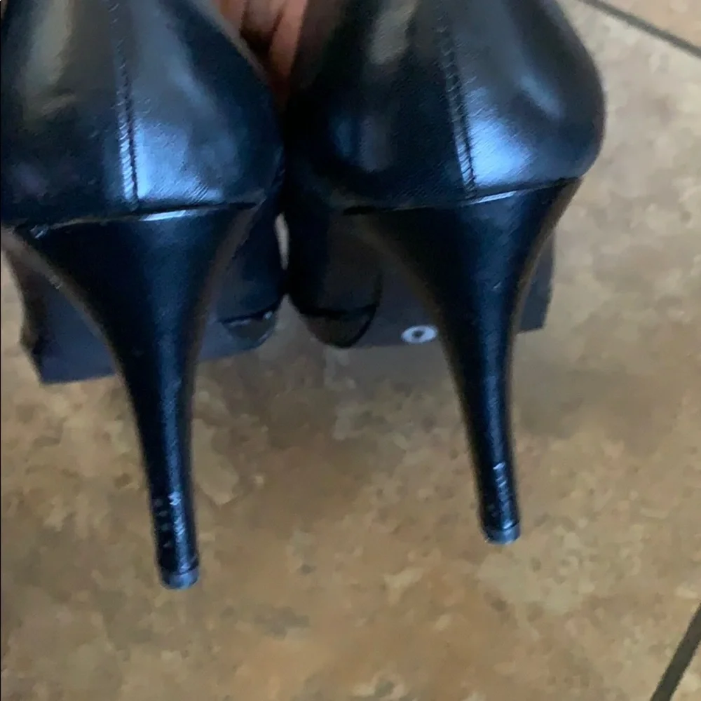 Heels - Picture 3 of 5